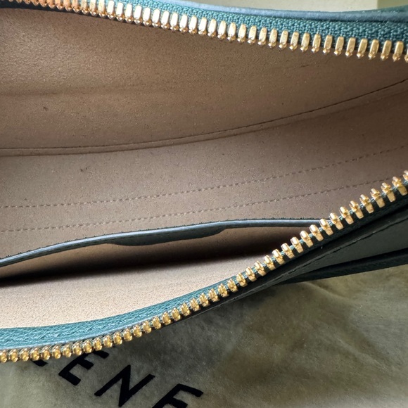 Polène Numéro Dix
Textured Green - Picture 10 of 11